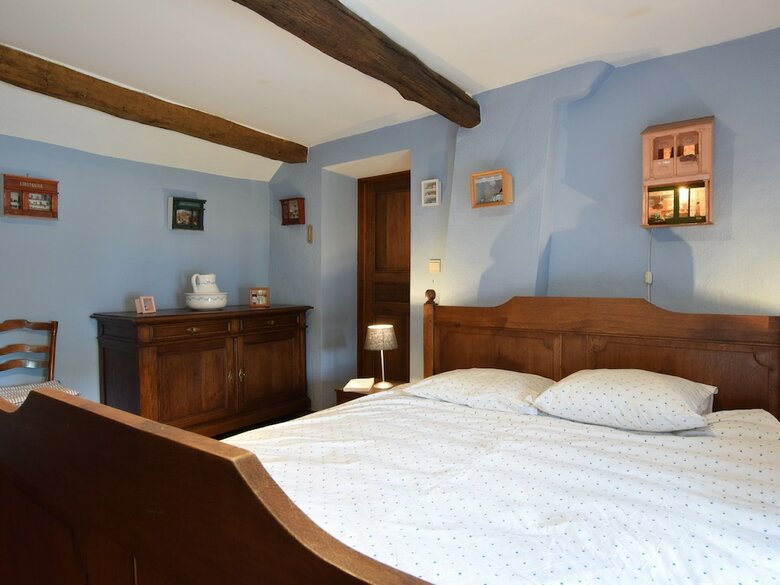 Rustic Holiday Home In Septon With Private Garden