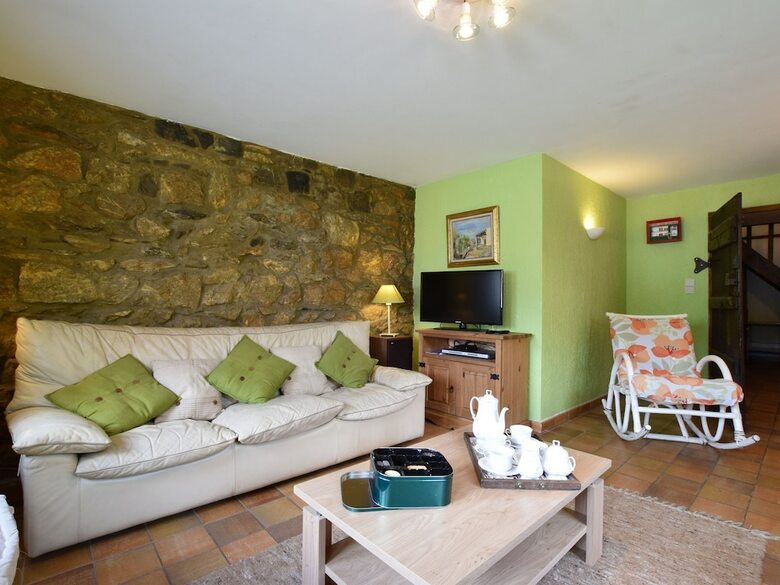Rustic Holiday Home In Septon With Private Garden