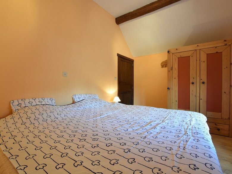 Rustic Holiday Home In Septon With Private Garden