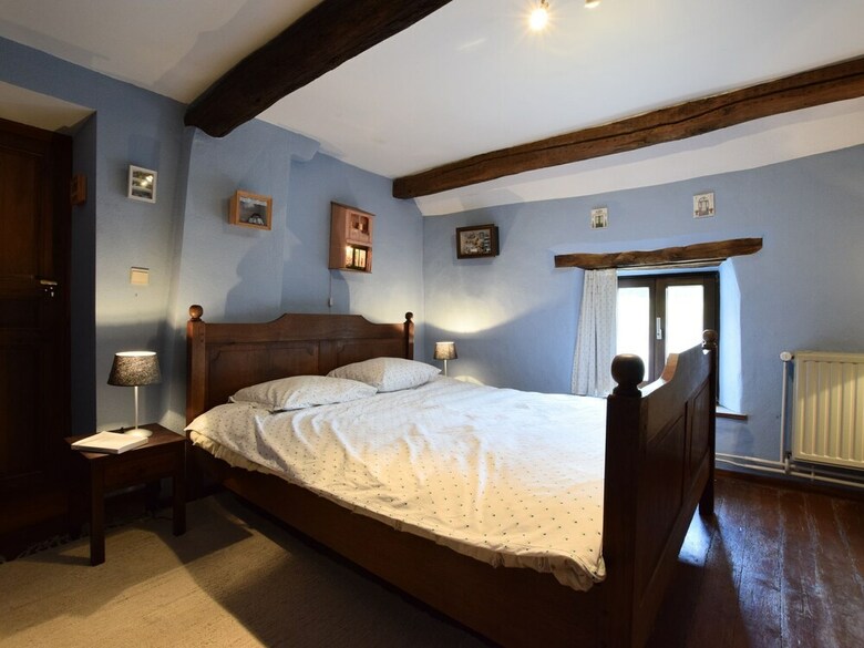 Rustic Holiday Home In Septon With Private Garden