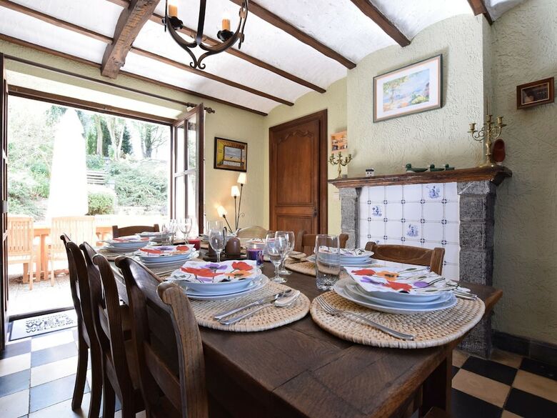 Rustic Holiday Home In Septon With Private Garden