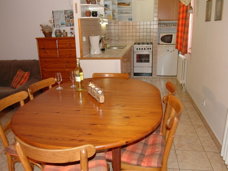 Comfortable, Spacious Villa With Landscaped Garden And Large Terrace