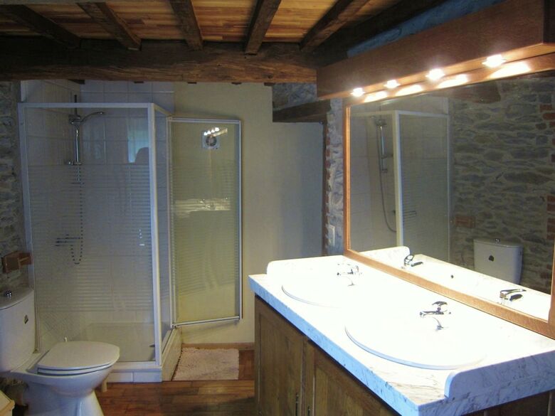 Lively Holiday Home In Viroinvlal With Garden
