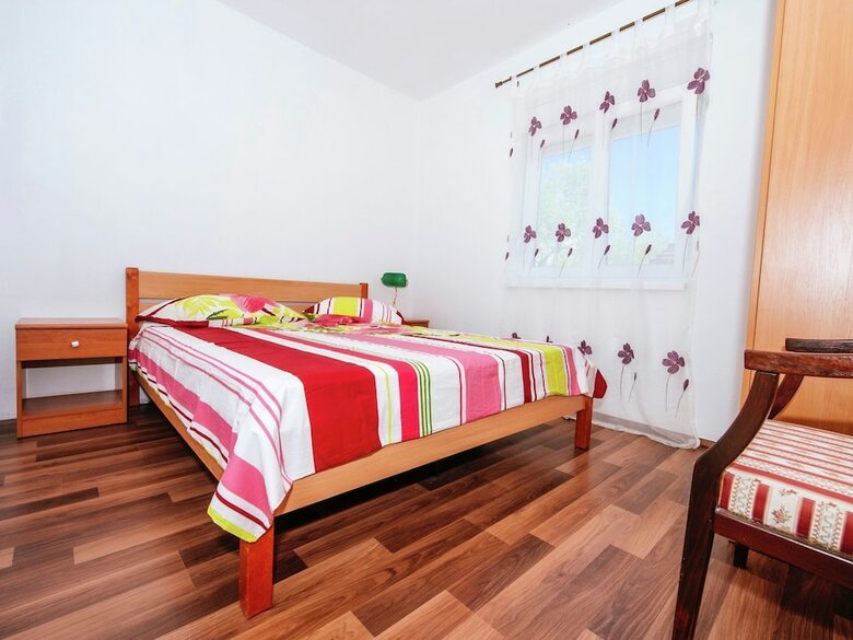 Spacious Apartment In Banj With Terrace