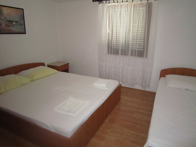 Elegant Apartment In Dalmatia With Garden