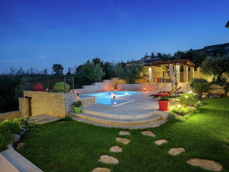 Splendid Villa In Baderna With Private Swimming Pool