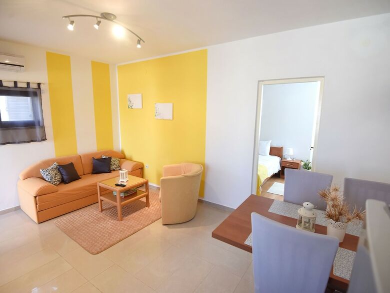 Charming Apartment In Maslenica With Balcony