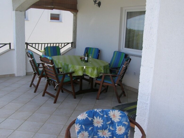 Quaint Apartment In Pula With Garden