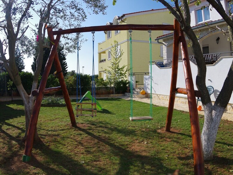 Quaint Apartment In Pula With Garden