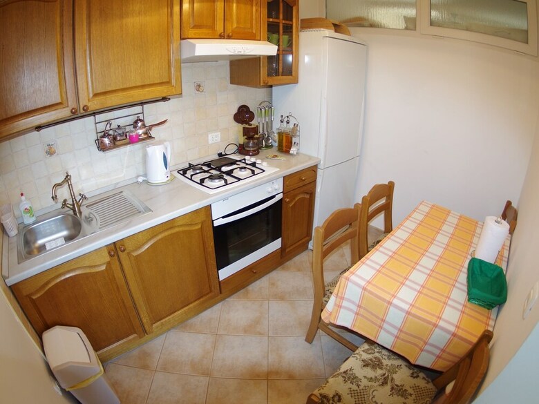 Quaint Apartment In Pula With Garden