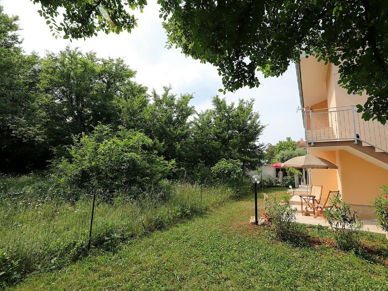 Picturesque Apartment In ?ilo With Balcony