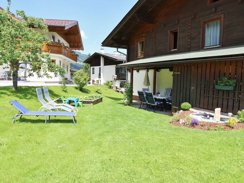 Spacious Apartment In Kleinarl Near Ski Lift