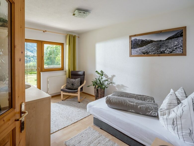 Cozy Apartment In Wenns With Mountain View