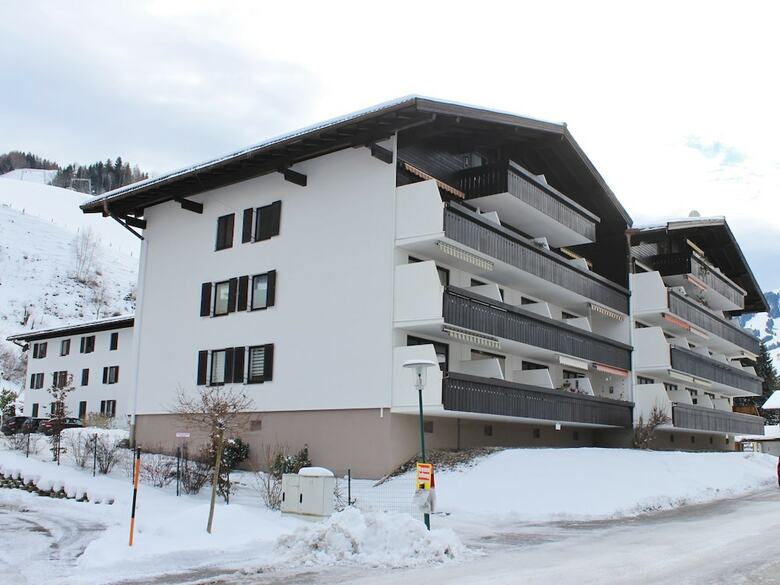 Cozy Apartment Near Ski Area In Maria Alm