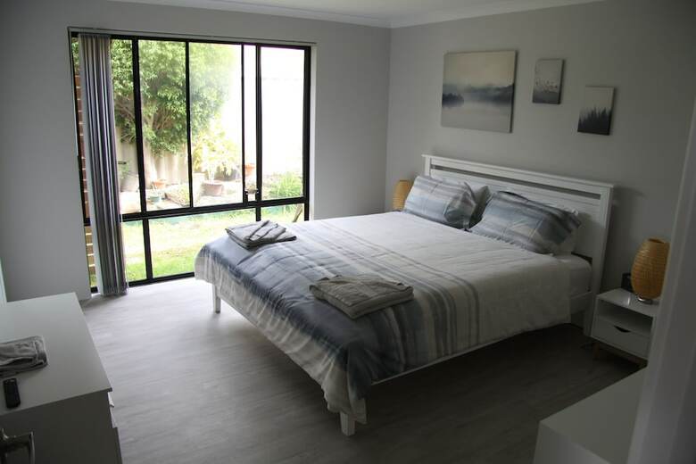 Warnbro Beach Family Accommodation