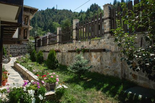Hostal Topalovi Guest House