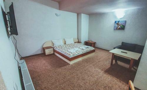Edi Hotel