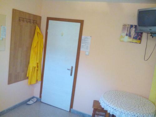 Hostal Aleks Guest House