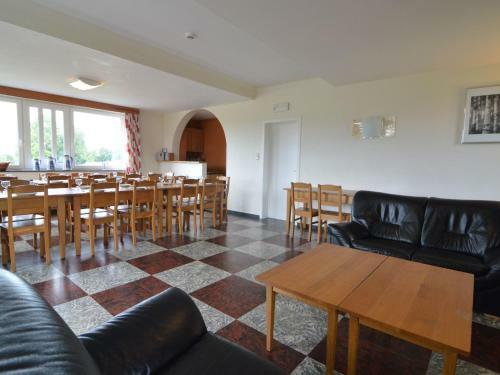 Lodge Holiday Home Aux Quatre Saisons Ferrieres