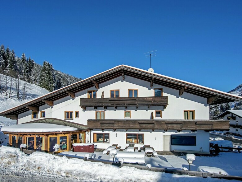 Refreshing Holiday Home With Balcony, Ski Storage, Garden