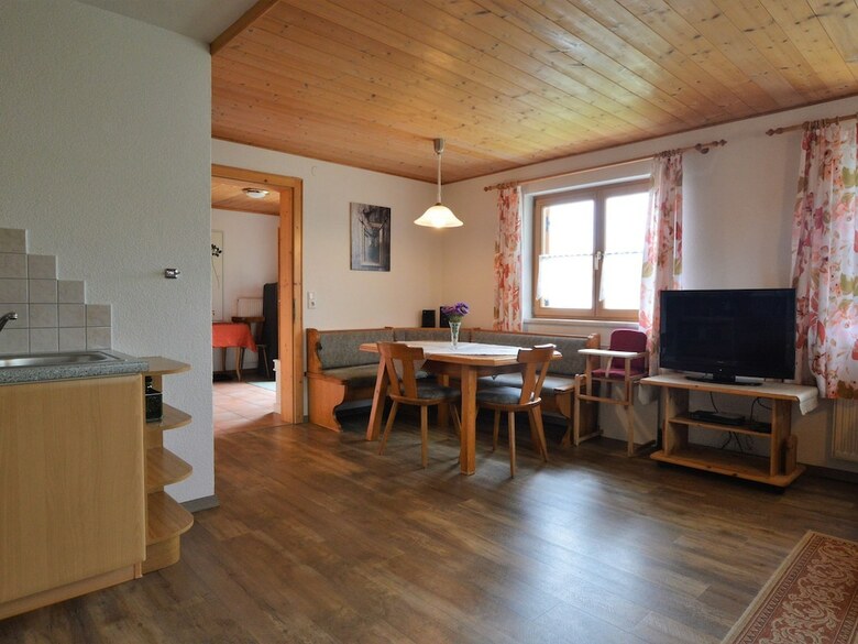 Spacious Apartment With Garden In B�rserberg