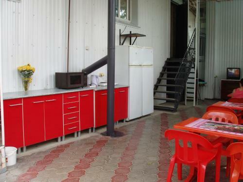 Hostal Chaika Guest House