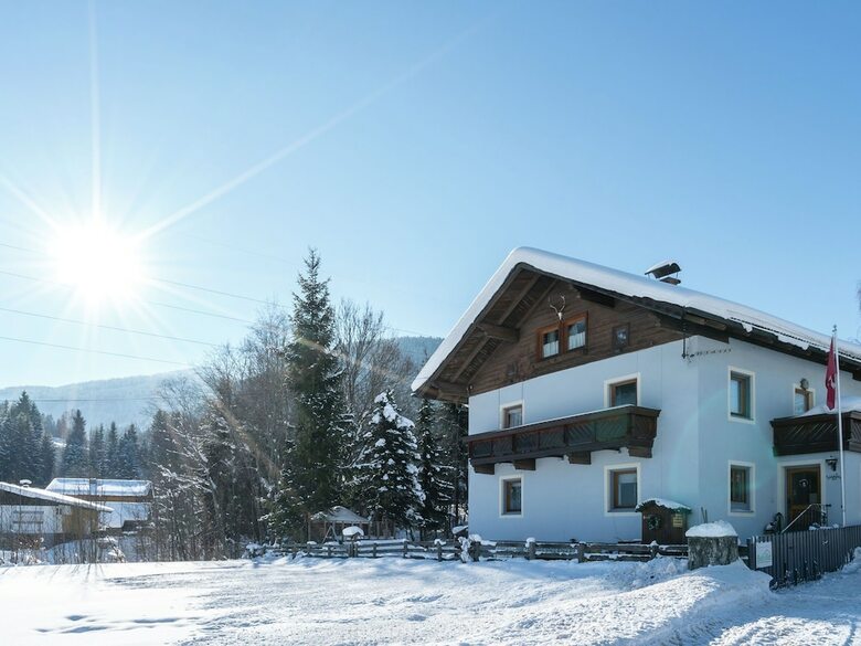 Spacious Apartment In Radstadt Near Ski Slopes
