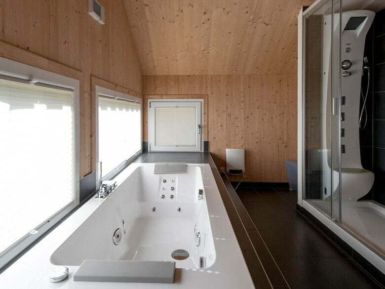 Luxurious Chalet In Murau With Outside Jacuzzi