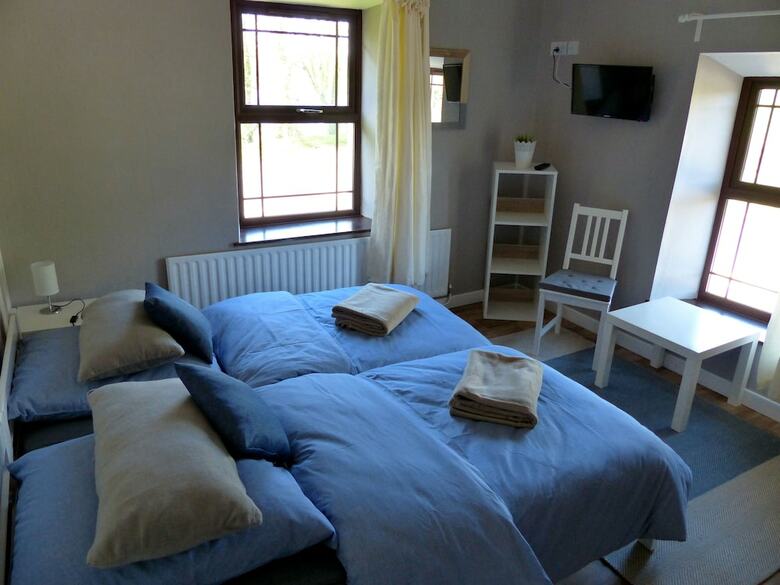 Garadice View Farm House - 6 Bed Accommodation