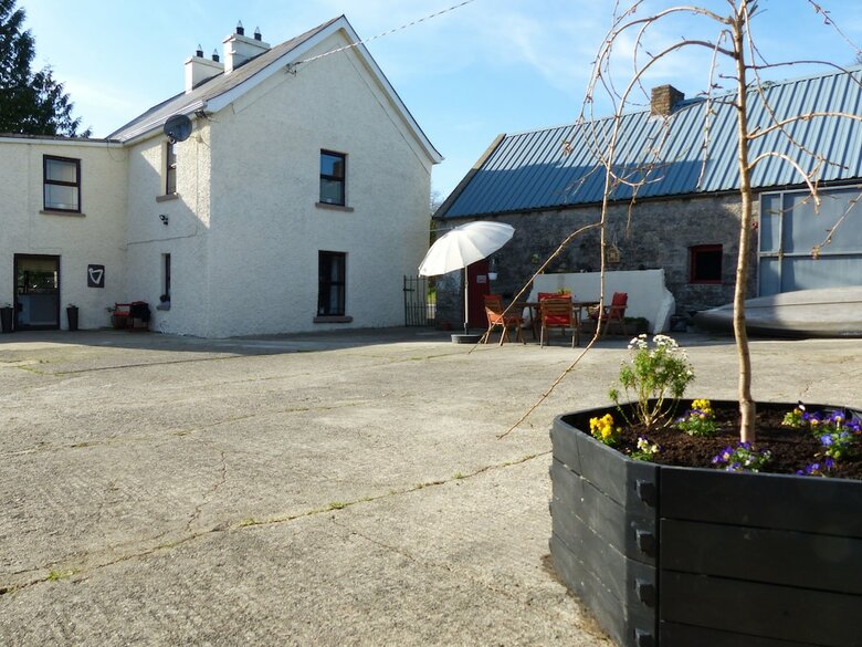 Garadice View Farm House - 6 Bed Accommodation