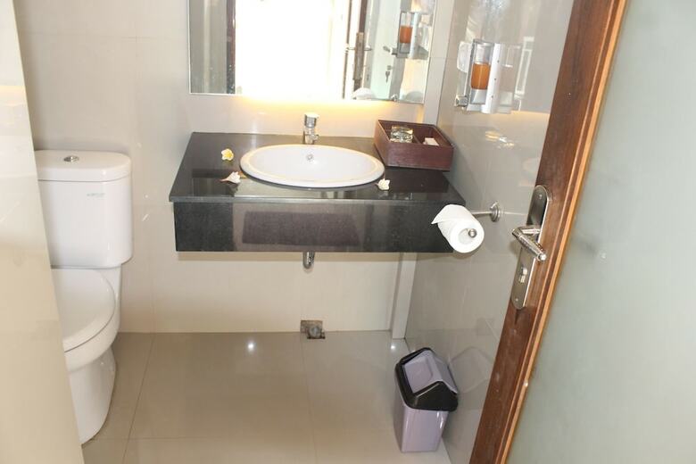 Hotel Mandhasativa Homestay