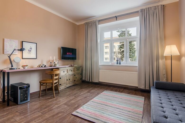 Apartments With Sunny Garden Prague