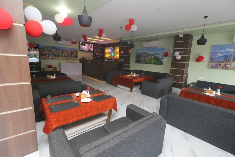 Hotel Gajur Palace