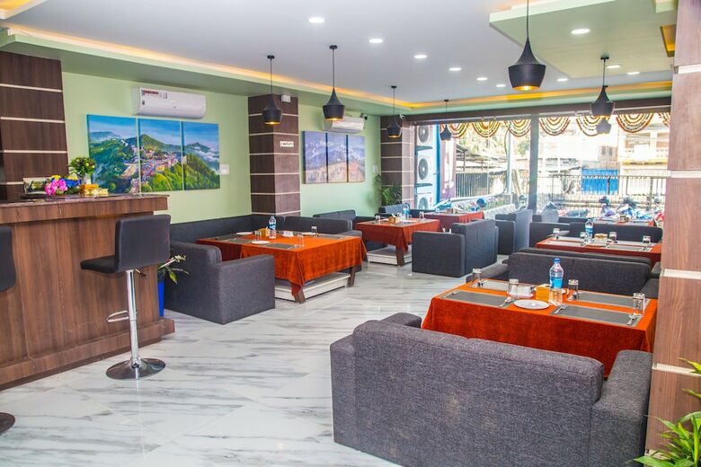 Hotel Gajur Palace