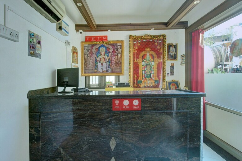 Hotel Oyo 24540 Veera Amohaa Service Apartments