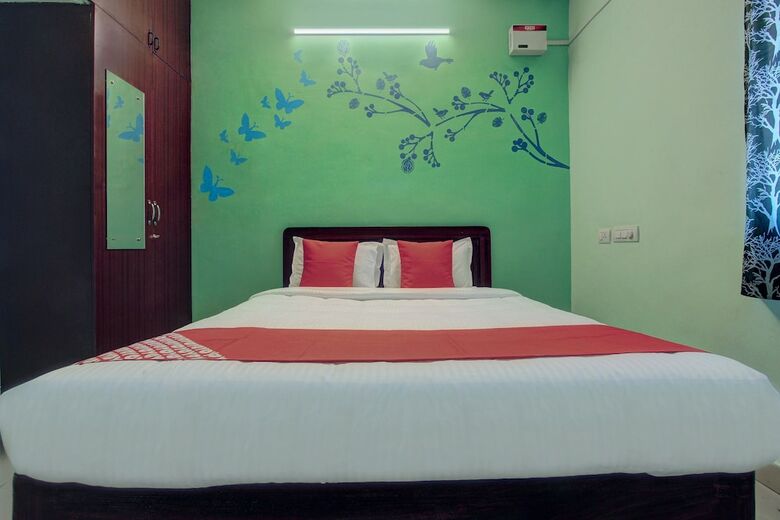 Hotel Oyo 24540 Veera Amohaa Service Apartments