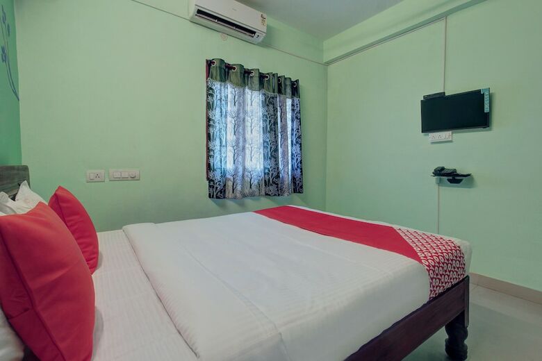 Hotel Oyo 24540 Veera Amohaa Service Apartments