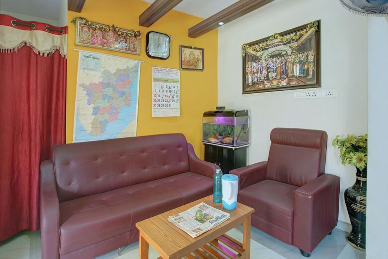 Hotel Oyo 24540 Veera Amohaa Service Apartments