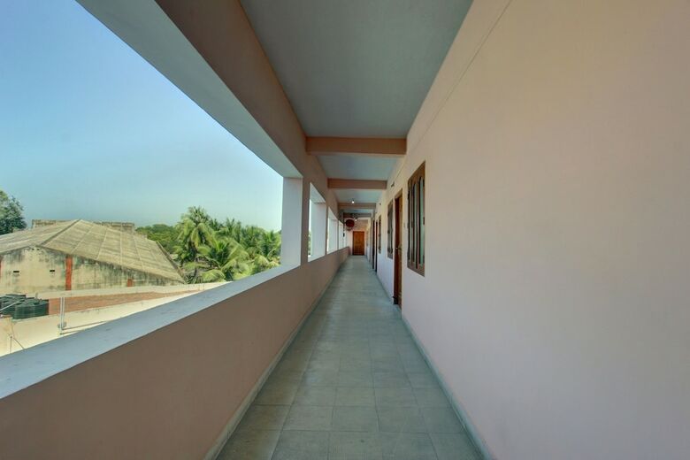 Hotel Oyo 24540 Veera Amohaa Service Apartments