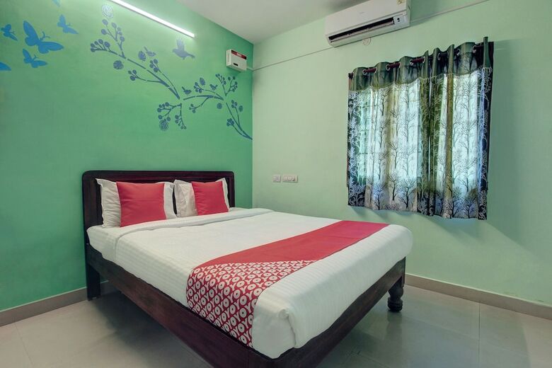 Hotel Oyo 24540 Veera Amohaa Service Apartments