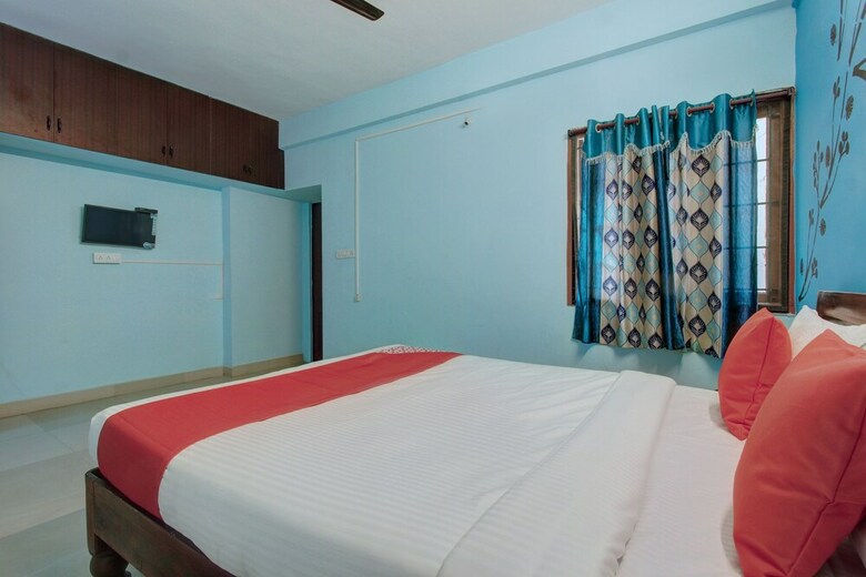 Hotel Oyo 24540 Veera Amohaa Service Apartments