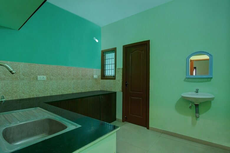 Hotel Oyo 24540 Veera Amohaa Service Apartments