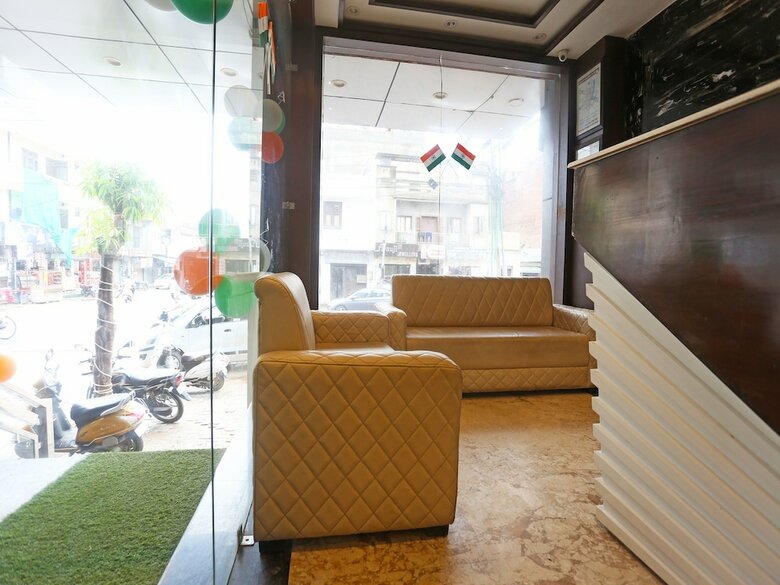 Hotel Oyo 18422 Central Grand