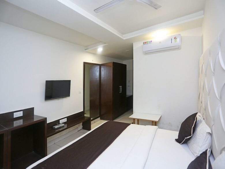 Hotel Oyo 18422 Central Grand