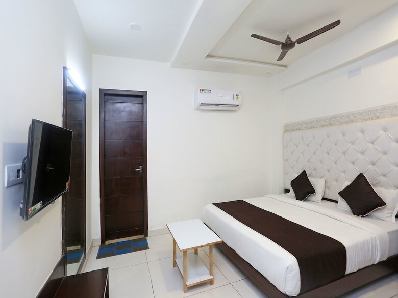 Hotel Oyo 18422 Central Grand