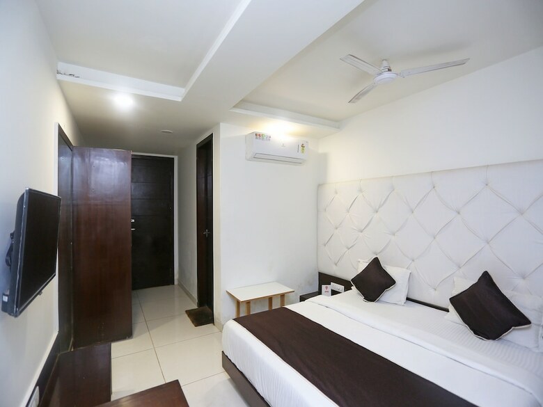Hotel Oyo 18422 Central Grand