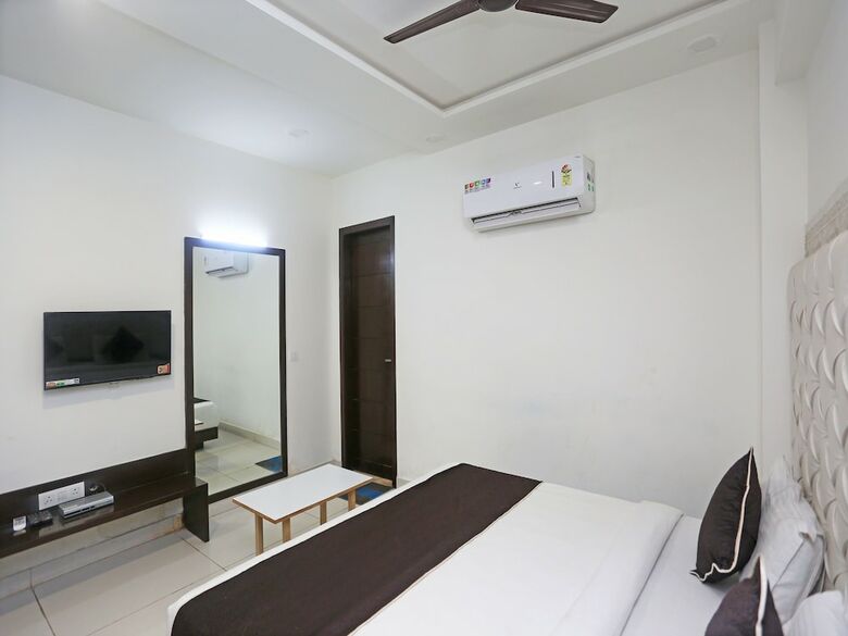 Hotel Oyo 18422 Central Grand