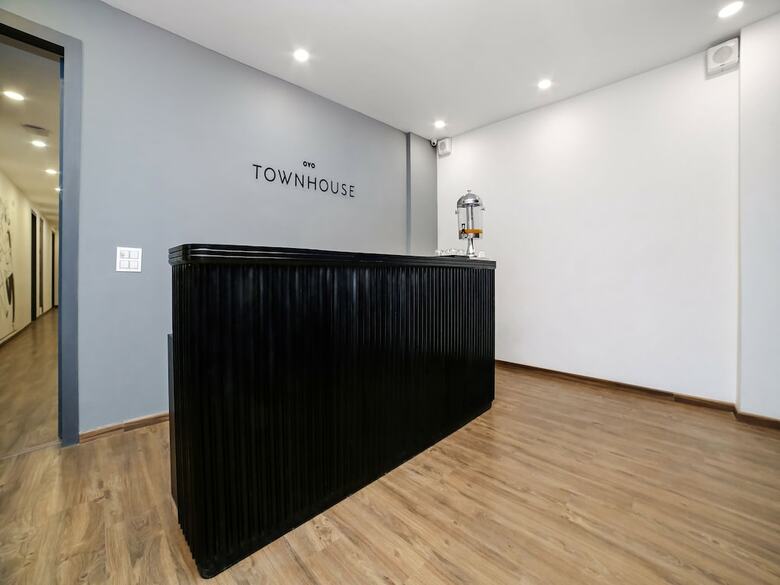 Hotel Oyo Townhouse 080 Meera Bagh