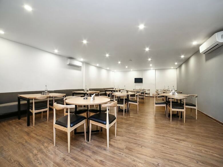 Hotel Oyo Townhouse 080 Meera Bagh