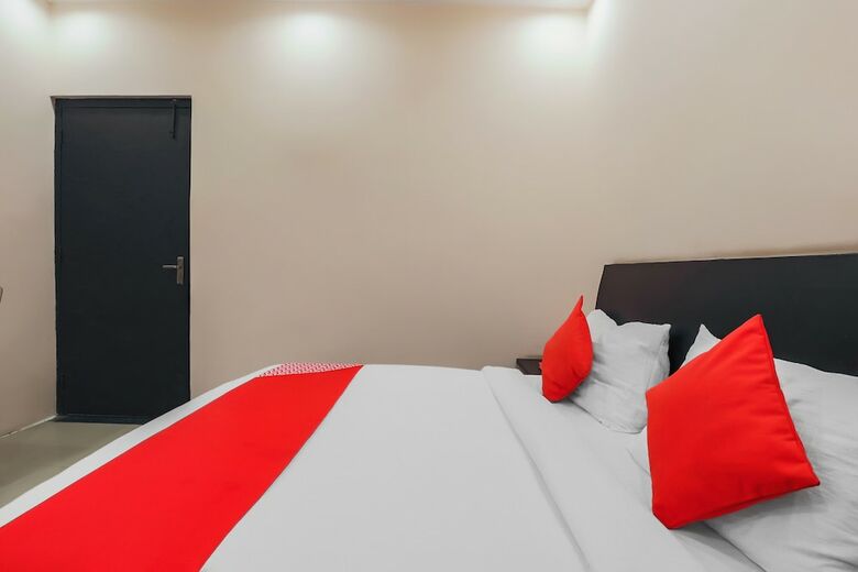 Hotel Oyo 22828 Flagship Sector 1a